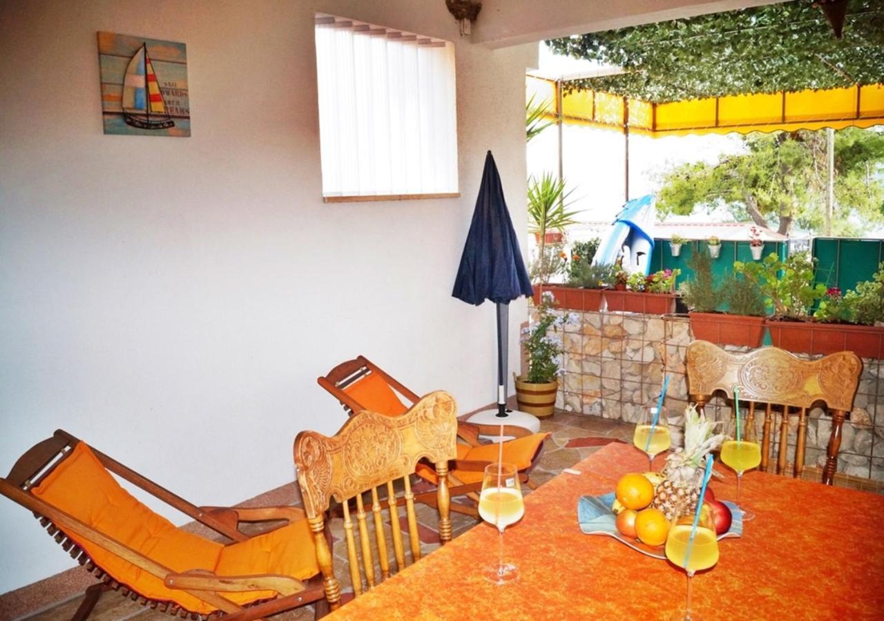 Apartments By The Sea Krilo Jesenice, Omis - 15145 جيسينتسي المظهر الخارجي الصورة