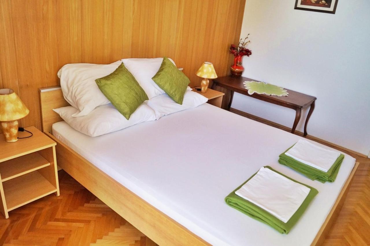 Apartments By The Sea Krilo Jesenice, Omis - 15145 جيسينتسي المظهر الخارجي الصورة