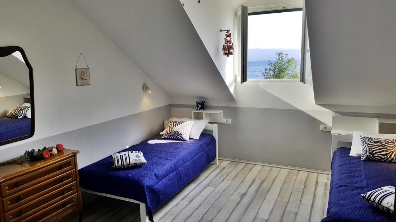 Apartments By The Sea Krilo Jesenice, Omis - 15145 جيسينتسي المظهر الخارجي الصورة