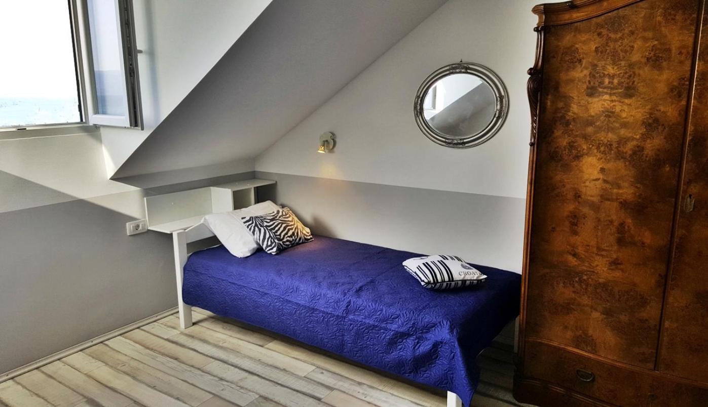 Apartments By The Sea Krilo Jesenice, Omis - 15145 جيسينتسي الغرفة الصورة
