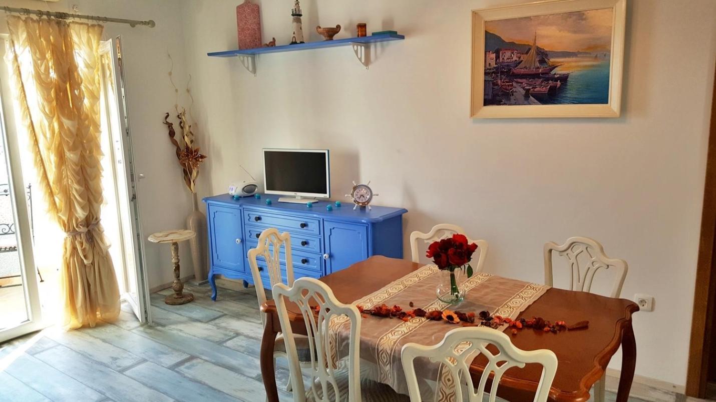 Apartments By The Sea Krilo Jesenice, Omis - 15145 جيسينتسي الغرفة الصورة